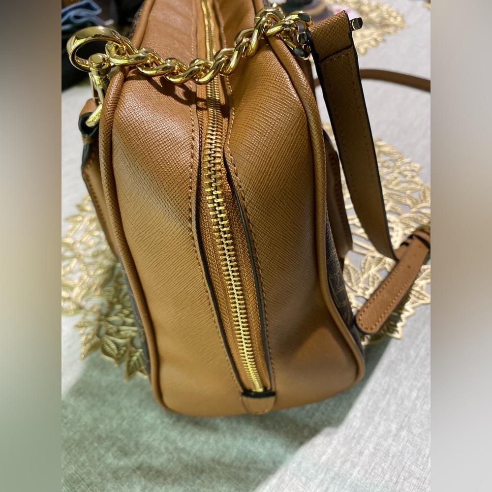 ❤️🥰❤️Calvin Klein Brown & Gold Monogram Shoulder Crossbody Purse W/ CK Charms - Picture 4 of 14